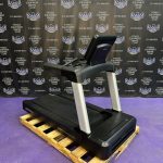 Life Fitness Integrity Treadmills w / X Consoles