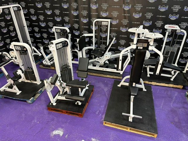 0e180ba6-5d81-42ef-b1a9-51a21f590866.jpg Life Fitness 13 Unit Total Body Circuit