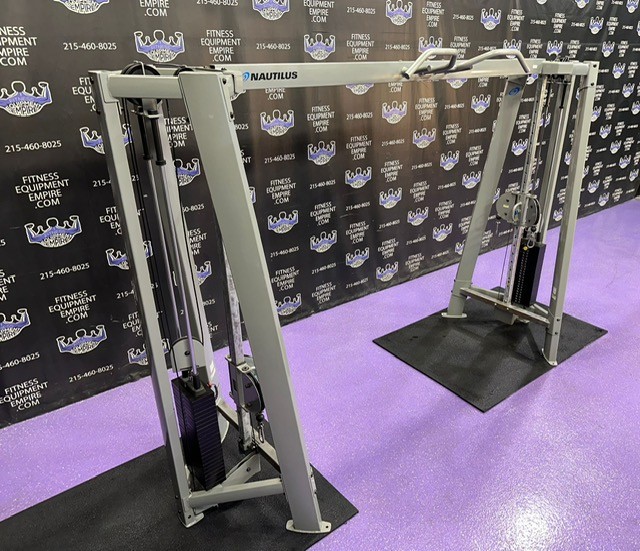 1-3.jpg Nautilus Dual Pulley Adjustable Cable Crossover w / Pull-up Bar