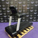 Life Fitness Integrity Treadmills w / X Consoles
