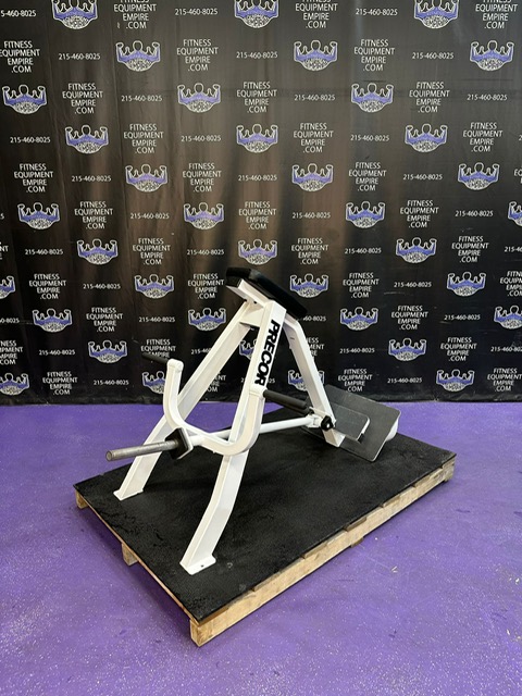 756c7599-dacf-4eb2-a9e4-f7adc1e128e8.jpg Precor Icarian Chest Supported T Bar Row