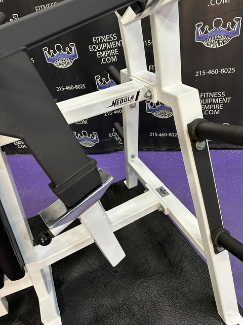 7f306220-9d59-4c39-8c7e-f5adc2c0b334.jpg Nebula ISO Lateral Plate Loaded Shoulder Press – RARE