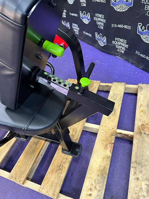 8c35ac94-12bf-471f-bc51-524ef601b584.jpg Strive (Prime) Smart Strength Plate Loaded Leg Extension