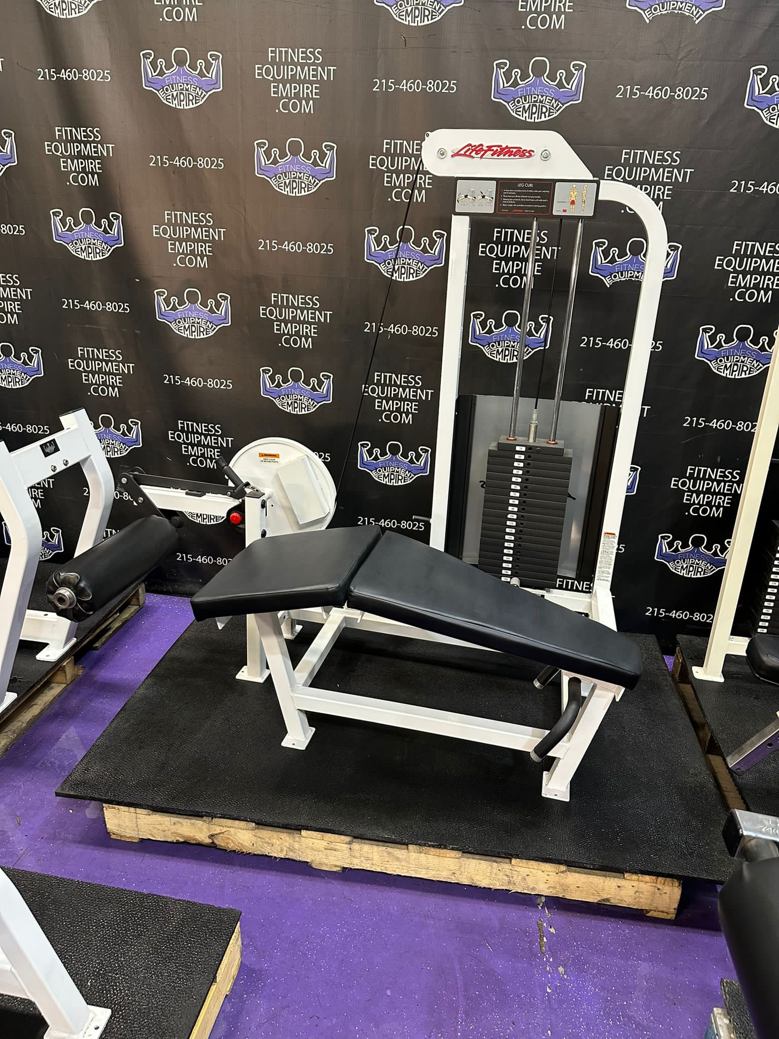 8cf6409d-188f-4d6f-b0ef-c350a8ac7bc9.jpg Life Fitness 13 Unit Total Body Circuit