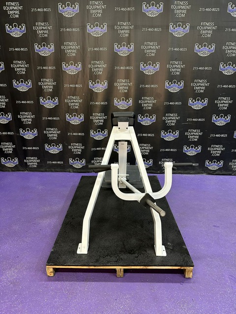 9ab88b2a-a169-43c4-b7c5-3347fdafe8b6.jpg Precor Icarian Chest Supported T Bar Row