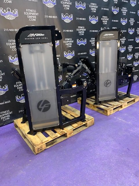 IMG_6133.jpg Life Fitness Pro 2 Leg Extension & Leg Curl Matching Pair w/300 lb. Stacks
