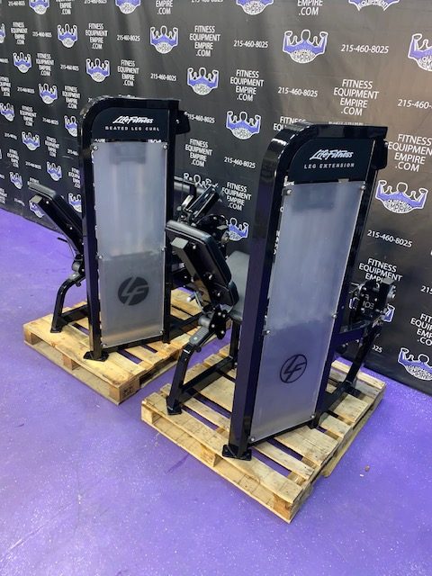IMG_6136.jpg Life Fitness Pro 2 Leg Extension & Leg Curl Matching Pair w/300 lb. Stacks