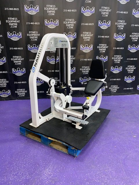 IMG_7896.jpg Nautilus Nitro Seated Rotary Calf