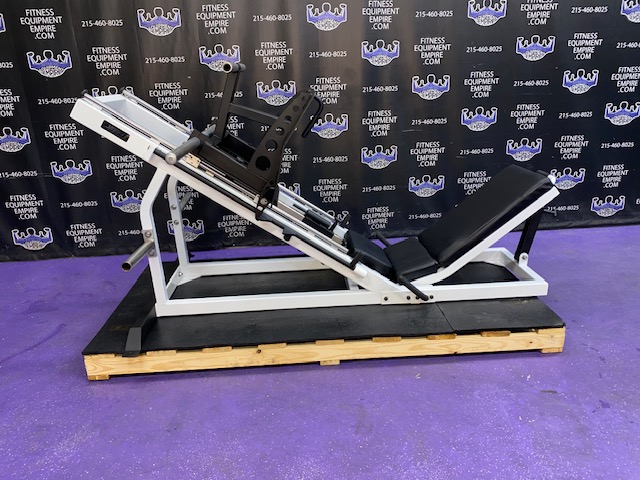 IMG_8770.jpg Nebula 35 Degree Linear Leg Press – RARE Model