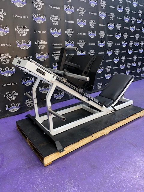 IMG_8771.jpg Nebula 35 Degree Linear Leg Press – RARE Model