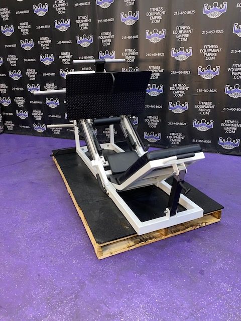 IMG_8774.jpg Nebula 35 Degree Linear Leg Press – RARE Model