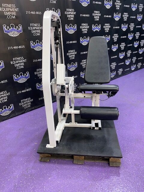 IMG_8790-rotated-1.jpg Nautilus 2ST Leg Extension w / 320 lb Stack