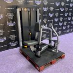 Life Fitness Insignia Row w / 300 Lb Stack