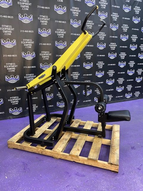 IMG_9673.jpg Technogym Lat Pulldown – Plate Loaded