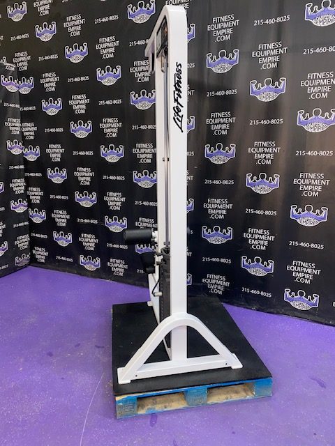 IMG_9939.jpg Life Fitness Pro 2 Lat Pulldown w / 300 lb. Stack