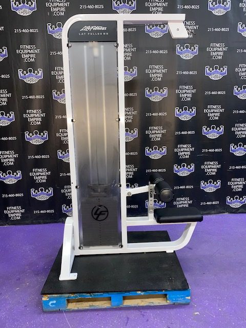 IMG_9940.jpg Life Fitness Pro 2 Lat Pulldown w / 300 lb. Stack