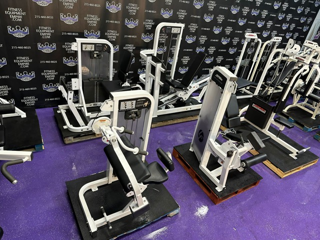 a2c96e67-98f9-4747-bd22-fc9eb1caa6b8.jpg Life Fitness 13 Unit Total Body Circuit