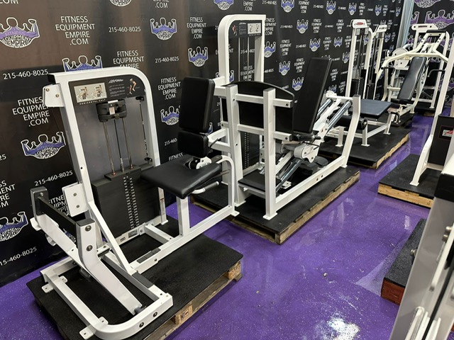 c435ffc6-0857-4422-b6d3-044c2aeebcff.jpg Life Fitness 13 Unit Total Body Circuit