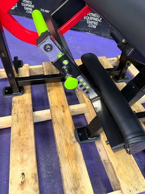 cfc0f535-9430-4805-8173-367b5e64313e.jpg Strive (Prime) Smart Strength Plate Loaded Leg Extension