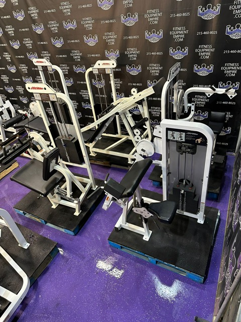 d479d5ae-fe66-4a95-86e8-7a7e66a2bf76.jpg Life Fitness 13 Unit Total Body Circuit