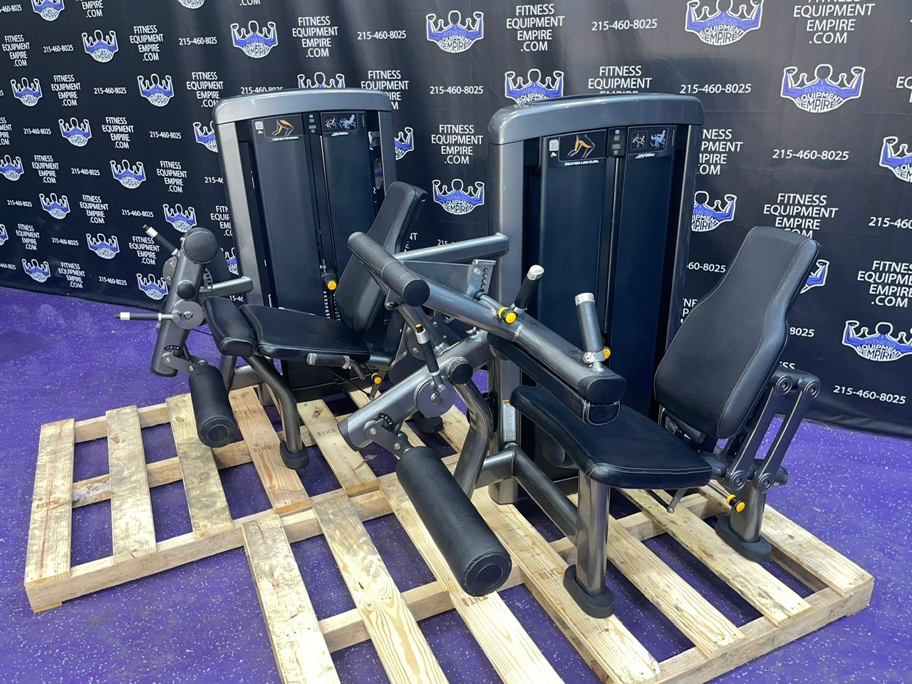 web10-2-2.jpg Life Fitness Insignia Leg Extension & Leg Curl Matching Pair – Newest Model – Stunning