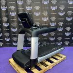 Life Fitness Integrity Series Treadmills w/Discover SE3HD Consoles – NEWEST MODEL