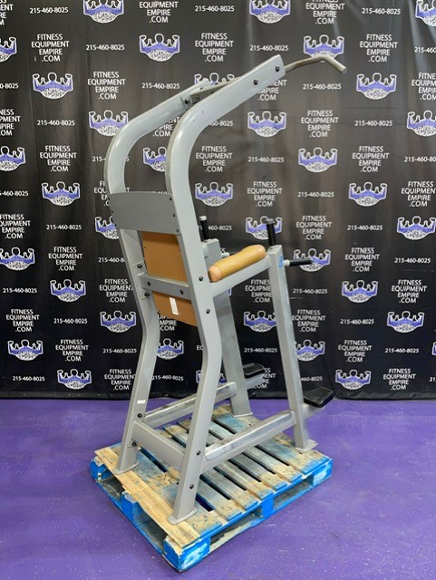 web12-13-2.jpg Nautilus Star Trac Plate Loaded ISO Lateral Leverage Lat Pulldown