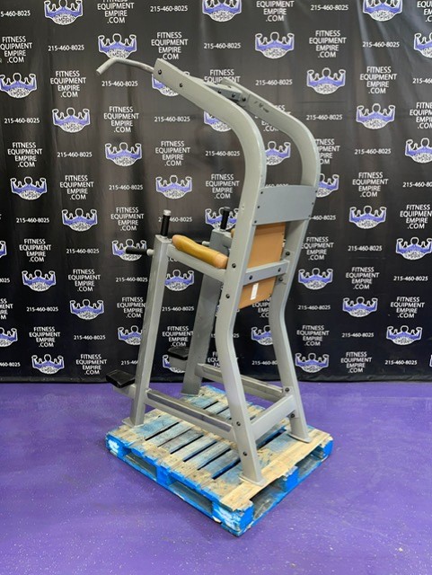 web13-13-1.jpg Nautilus Star Trac Plate Loaded ISO Lateral Leverage Lat Pulldown