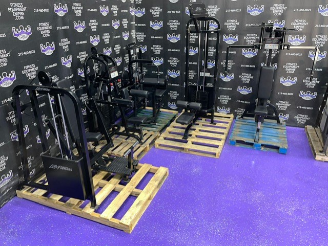 web13-5-6.jpg Life Fitness Pro Series 10 Unit Total Body Strength Circuit