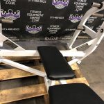 Hammer Strength Olympic Decline Bench Press w/Plate Storage Hammer Strength Olympic Decline Bench Press w/Plate Storage