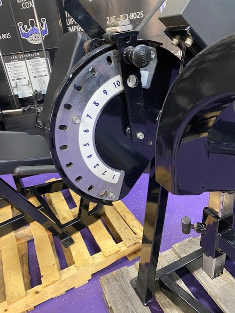 web14-7 Cybex VR2 Leg Extension & Seated Leg Curl Pair