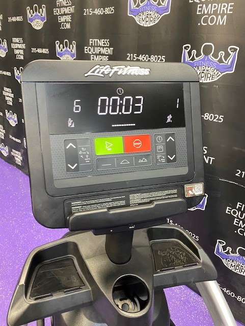 web15-14-3.jpg Life Fitness GSC ARC TRAINER w/ C Console – Newest & Current Model – Super Clean