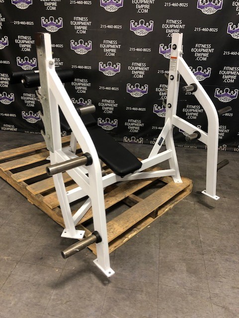 web15-3-12.jpg Hammer Strength Olympic Decline Bench Press w/Plate Storage