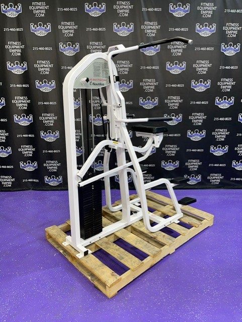 web16-23.jpg Nautilus Nitro Gravitron Assisted & Body Weight Dip & Pull-up Combo