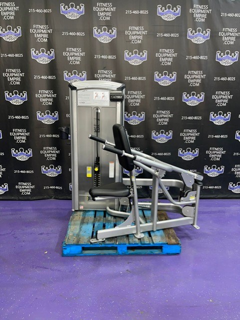 web17-18 Cybex VR3 Seated Dip Chest & Tricep Press w/Swivel Handles