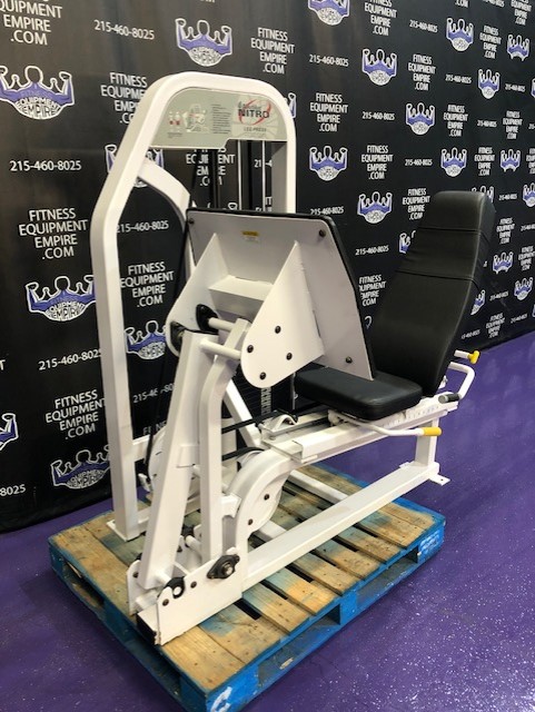web18-10-1.jpg Nautilus Nitro Leg Press w/500 lb. Stack