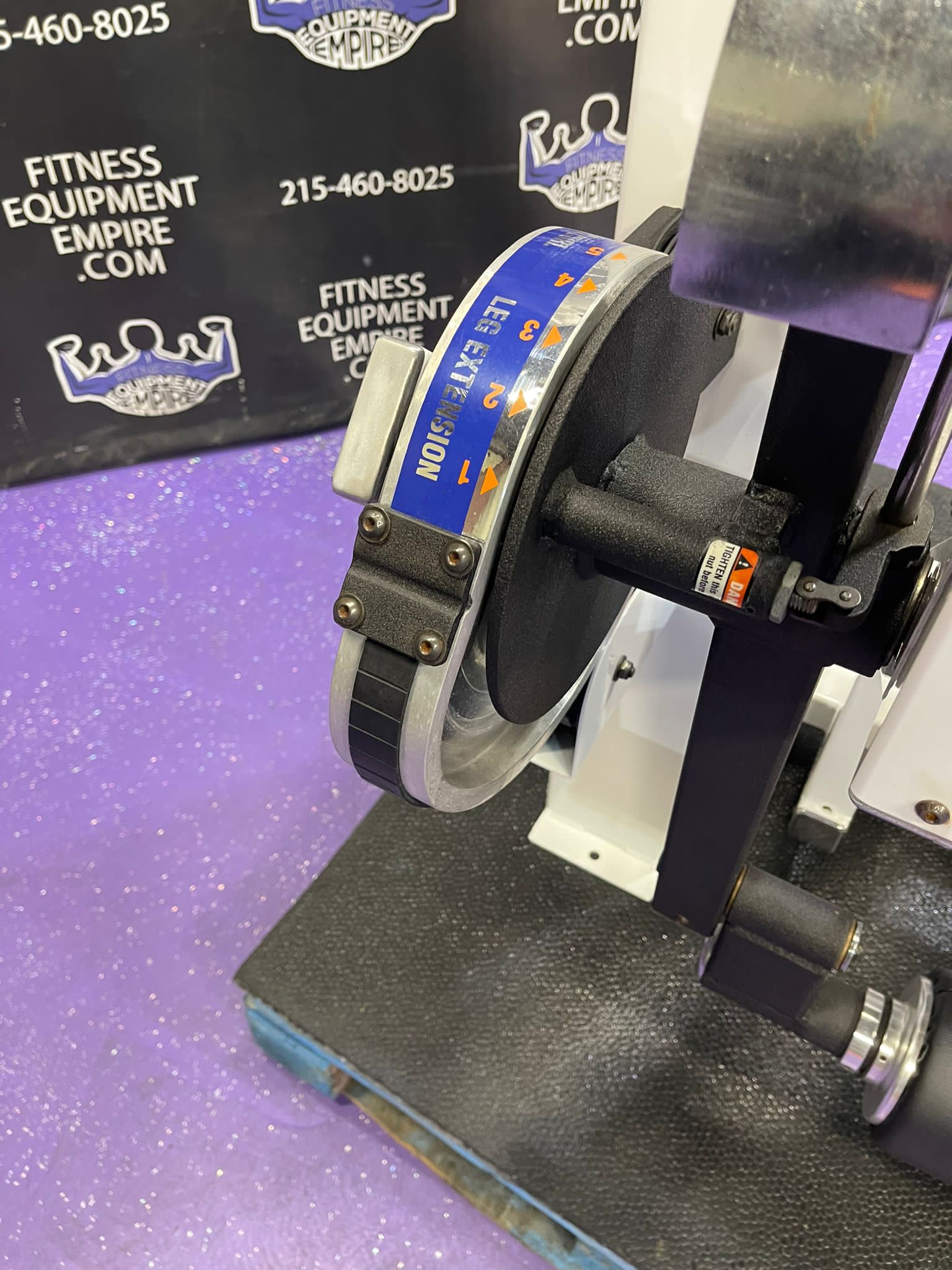 web19-1-4.jpg Tuff Stuff Commercial Leg Extension & Leg Curl Combo Machine