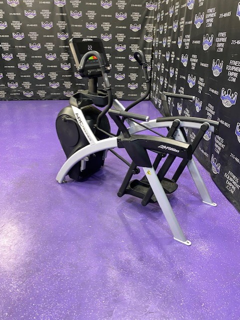 web19-10-5.jpg Life Fitness GSC ARC TRAINER w/ C Console – Newest & Current Model – Super Clean