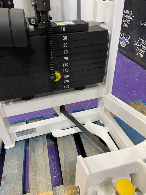 web19 Cybex VR2 Adjustable Pec Fly – Great for Shoulder Injuries