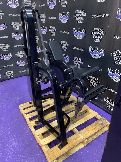 web19-8 Cybex VR2 Leg Extension & Seated Leg Curl Pair