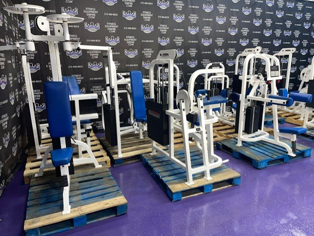 web2-16-4.jpg Life Fitness Pro 12 Unit Total Body Strength Circuit