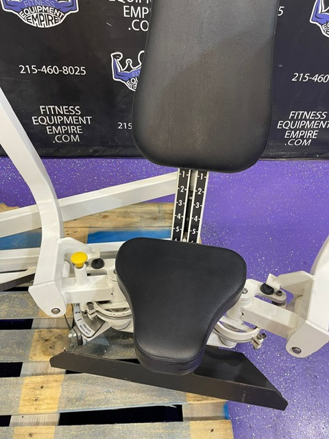 web20 Cybex VR2 Adjustable Pec Fly – Great for Shoulder Injuries