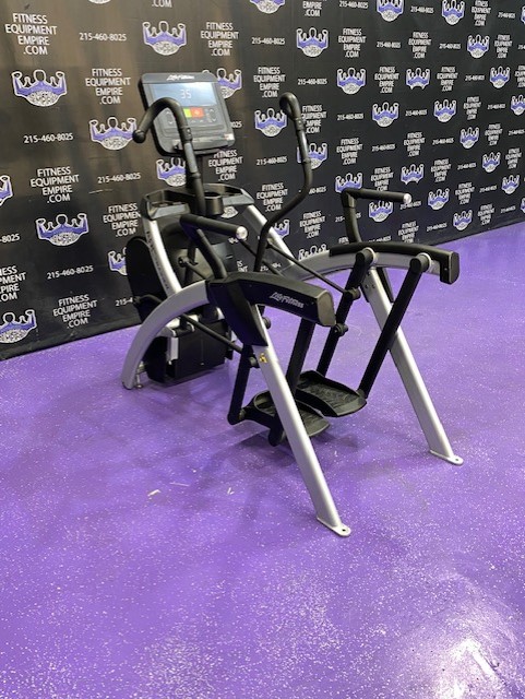 web21-11-3.jpg Life Fitness GSC ARC TRAINER w/ C Console – Newest & Current Model – Super Clean