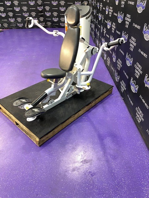 web22-1 Hoist Roc-It RS-1302 Converging Pec Fly