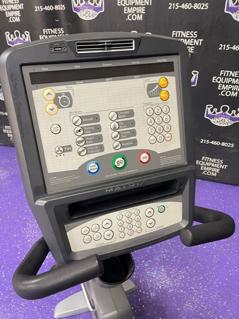 web22-2-5.jpg Matrix R5X Recumbent Bike – Clean