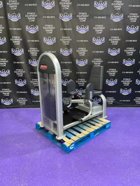 web23-8-3.jpg Star Trac Instinct Abductor/Adductor Inner & Outer Thigh Combo Machine