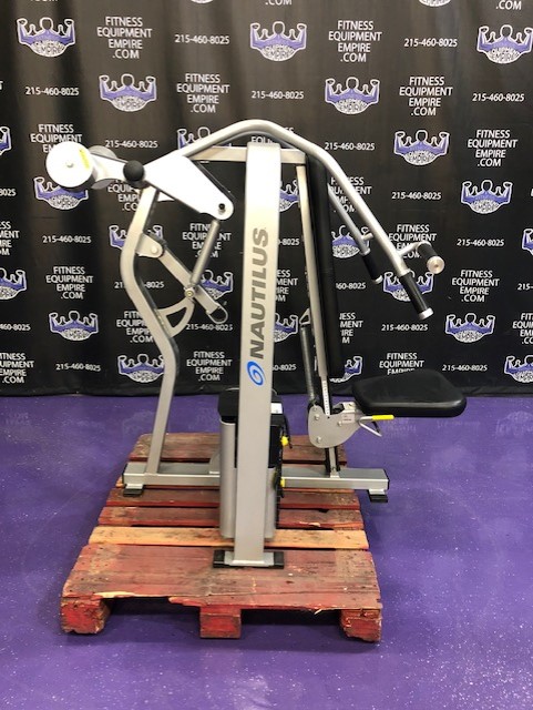 web24-17-1.jpg Nautilus Nitro Overhead Shoulder Press