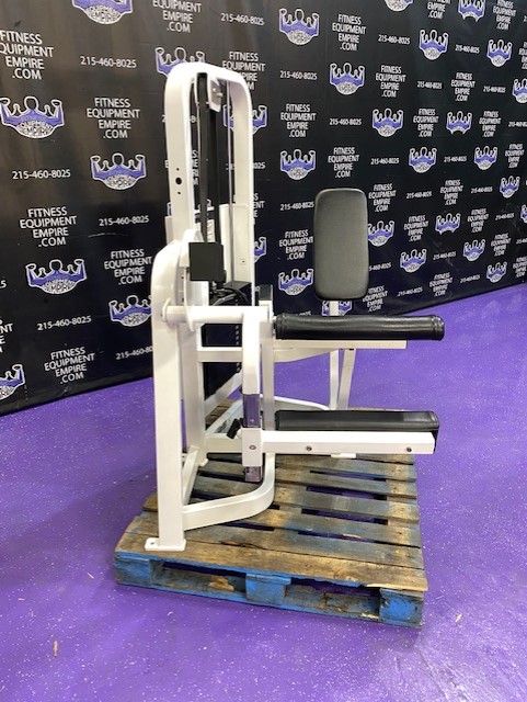 web26-10 Cybex VR2 Leg Extension w/300 lb. Stack