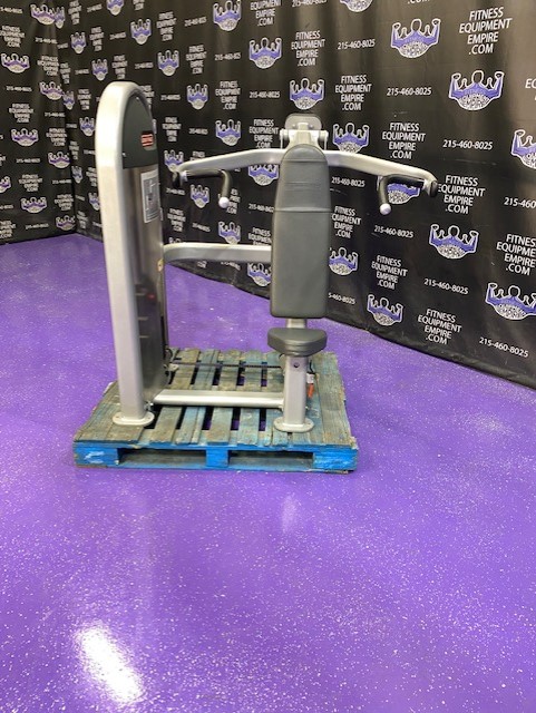 web26-4-3.jpg Nautilus Star Trac Overhead Shoulder Press