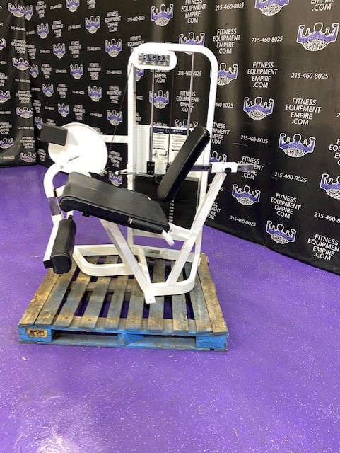 web27-9 Cybex VR2 Leg Extension w/300 lb. Stack